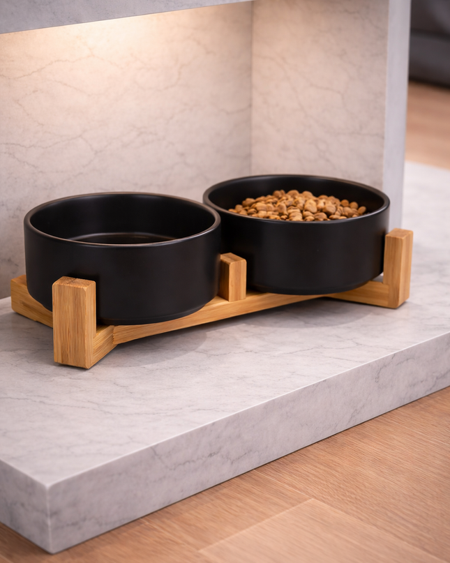 Cuenco de cerámica con soporte de bambú