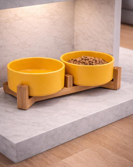 Cuenco de cerámica con soporte de bambú